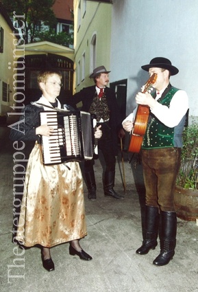 Image 2 of 32  -  553 kB